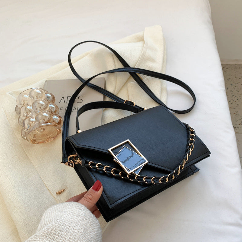 Elevate Your Everyday Style: Geometric Chain Bag