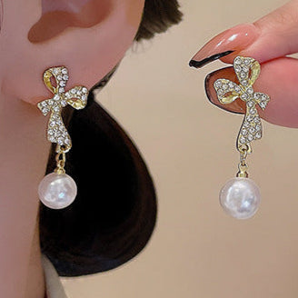 Bow Diamond Earrings of Crystal