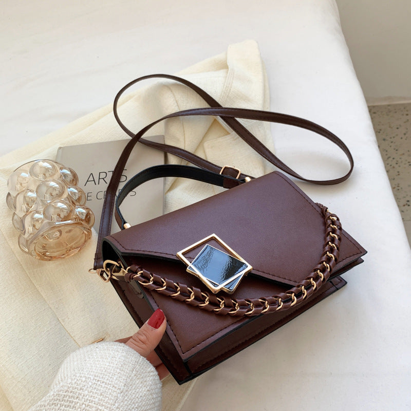 Elevate Your Everyday Style: Geometric Chain Bag